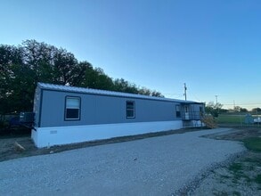 Building Photo - 340 Live Oak Rd