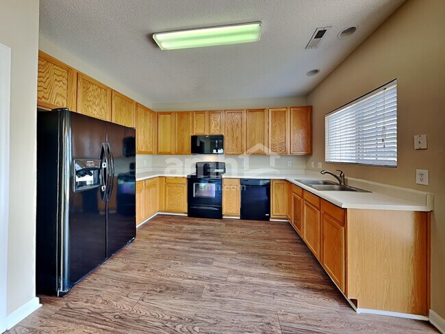 Foto del edificio - 4406 Snowcrest Ln