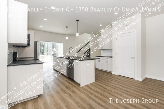 Building Photo - 1350 Bradley Ct