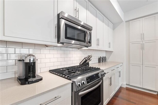 Foto del edificio - 1100 Howell Mill Rd NW