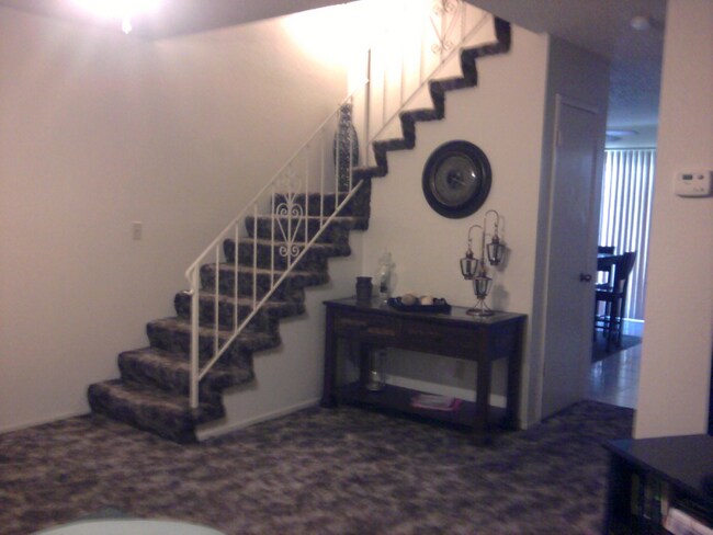 Building Photo - 2155 N Winery Ave