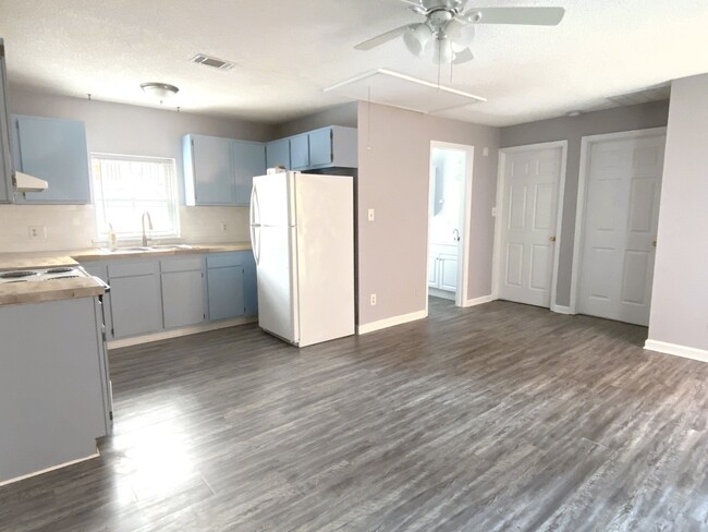 Building Photo - 212 East Huntingdon Street, Unit 207 E Gas...