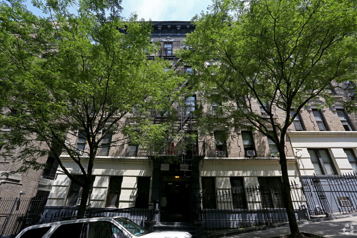 Building Photo - 617 W 144th St
