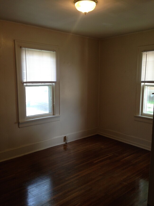 Building Photo - 4/BR House Steps Away From MSU Campus!