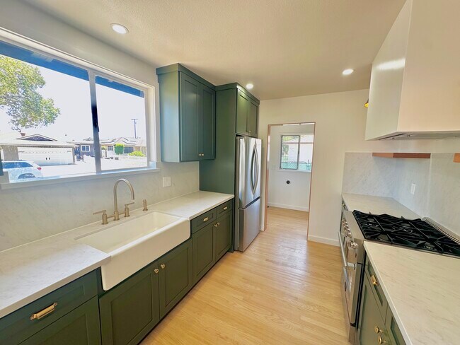 Foto del edificio - 12735 Fairford Ave
