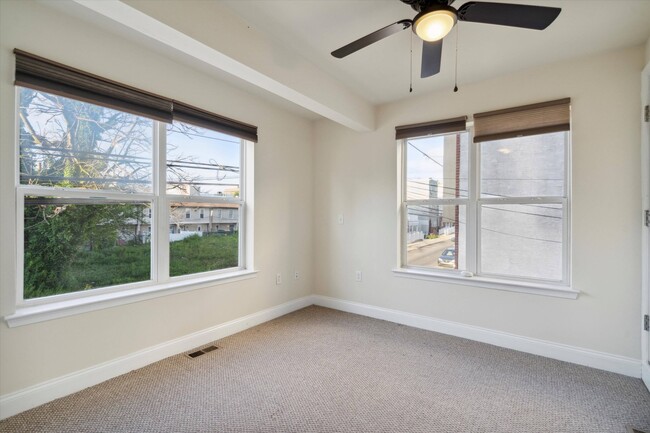 Foto del edificio - 1955 N 18th St