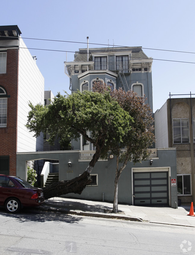 Building Photo - 2315 Sacramento St
