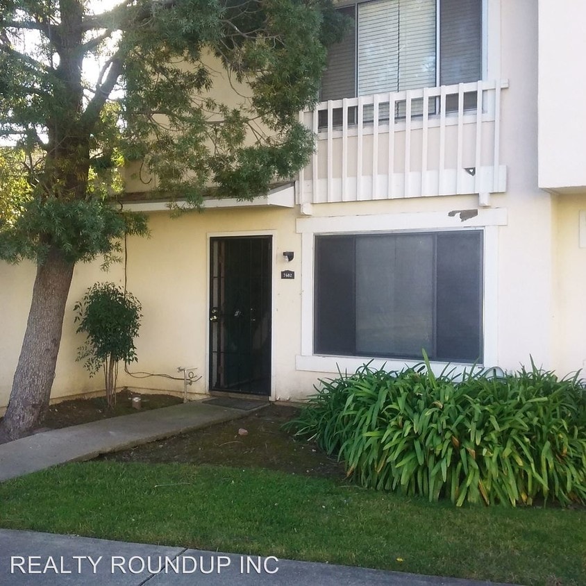 Primary Photo - 7682 La Mancha Way