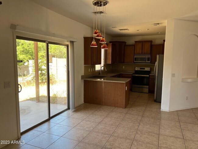 Foto del edificio - 15818 N 74th Ave