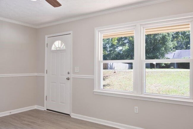 Building Photo - 130 Rosewood Dr