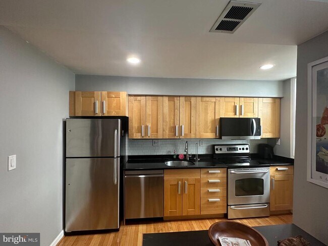 Foto del edificio - 314 V St NE