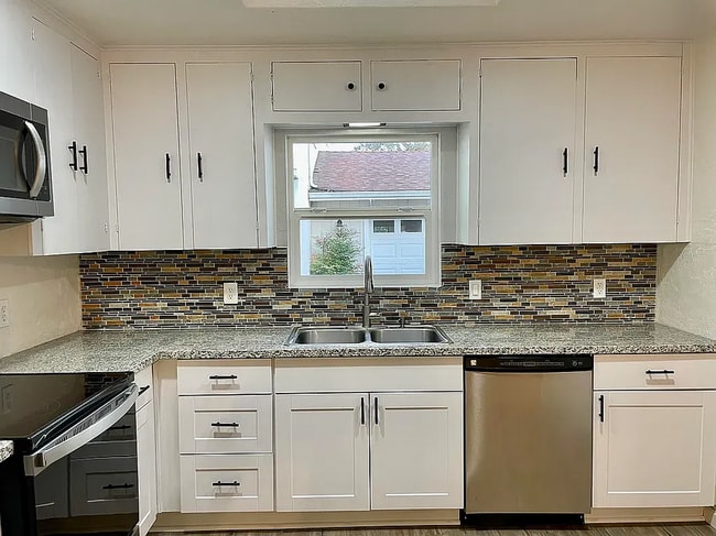 Foto del edificio - 325 SE M St