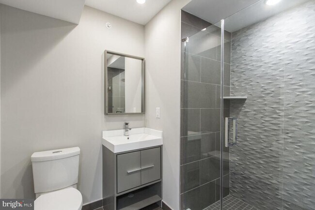 Foto del edificio - 712 S Sartain St