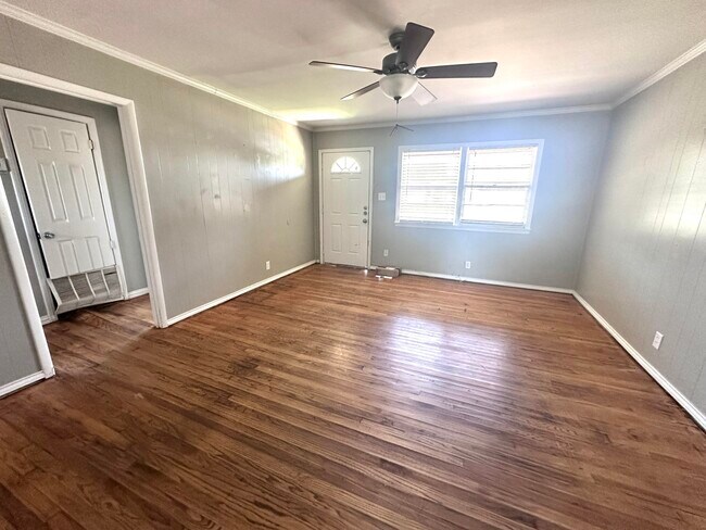 Foto del edificio - 6501 Avenue T