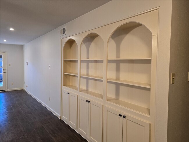 Building Photo - 856 Wax Myrtle Ln