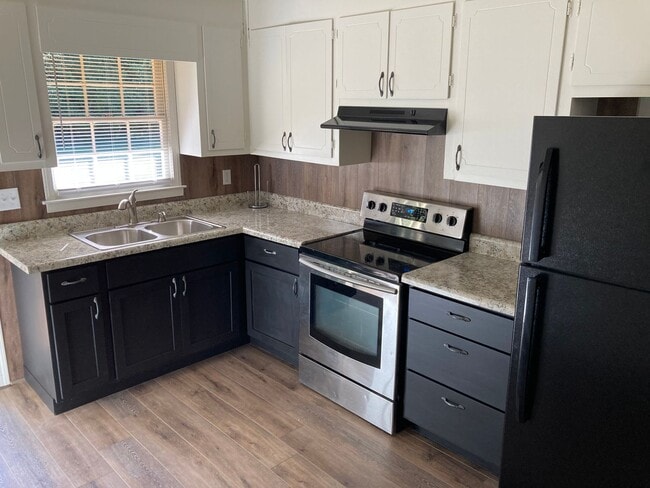 Building Photo - 3473/3475 Wax Rd.