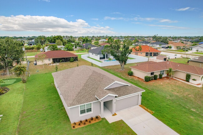 Building Photo - 736 SW 5th St