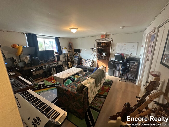 Building Photo - 69 Chiswick Rd