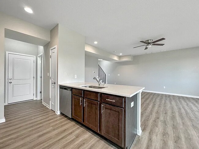 Foto del edificio - 5620 Buckthorne Dr