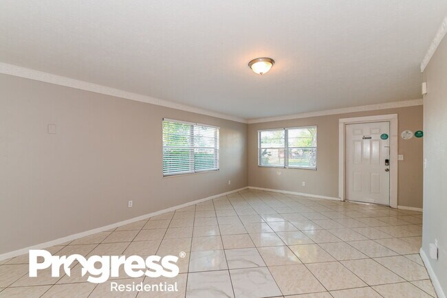 Building Photo - 100 Apache St