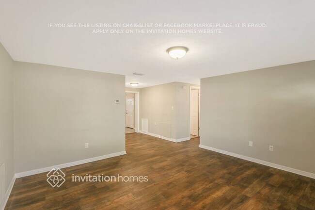 Foto del edificio - 10824 Oakdale Ave