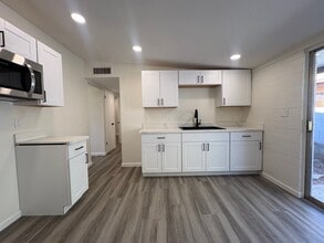 Building Photo - 1508 E Adelaide Dr
