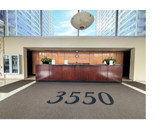 Foto del edificio - 3550 N Lake Shore Dr