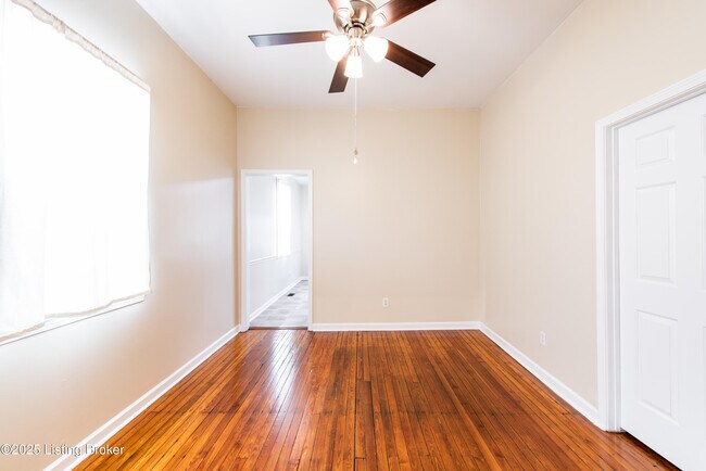 Foto del edificio - 749 S Shelby St