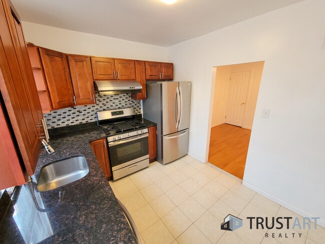 Building Photo - 3 bedroom house in Tacony