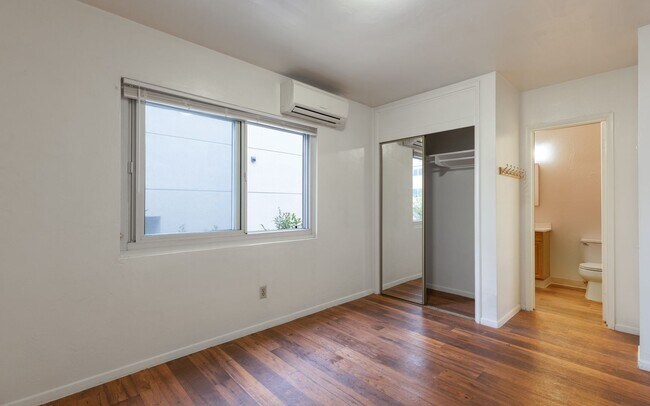 Building Photo - 00GRP114