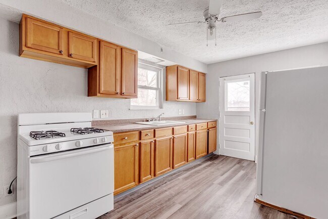 Foto del edificio - Newly Renovated 4 Bedroom Home in West Lib...