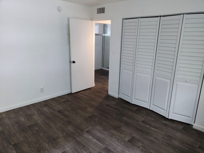 Building Photo - 4394 N Federal Hwy