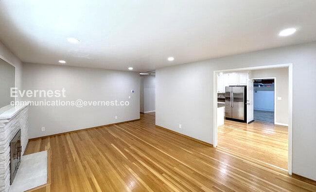 Building Photo - 736 Durshire Way