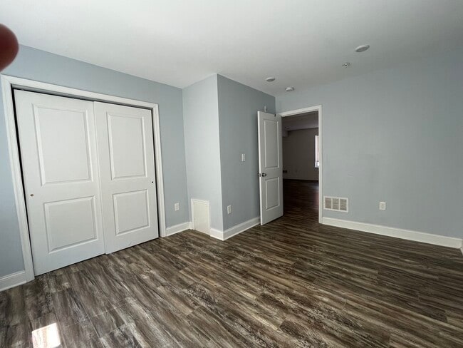 Building Photo - 1257 N Newkirk St
