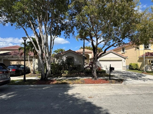 Building Photo - 4273 Fox Ridge Dr