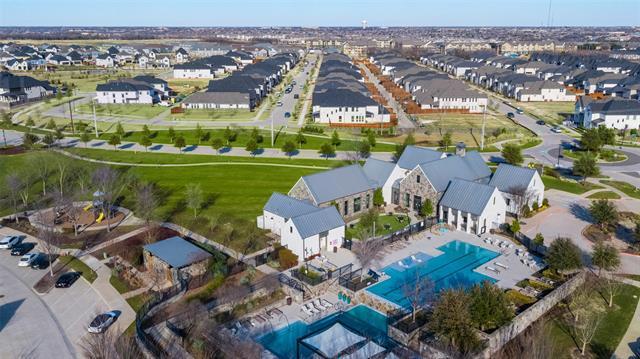 Foto del edificio - 15688 Fringe Tree Rd