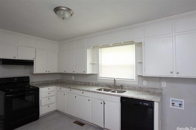 Foto del edificio - 4402 Maple St