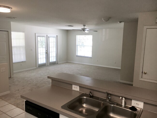 Sala de estar - 2815 E Washington St