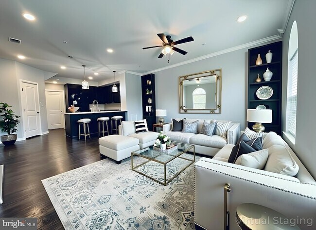 Foto del edificio - 5822 Oakdale Vlg Rd