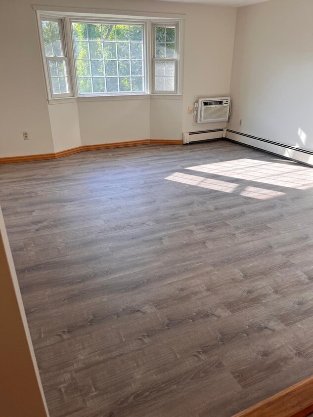 Photo - 2 Town House Ln (Acton, MA)