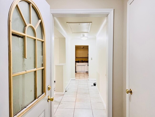 Building Photo - 25323 Orchard Lake Rd