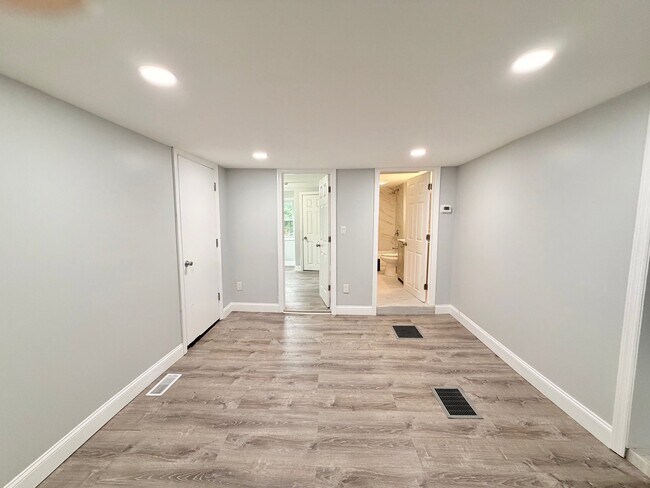 Foto del edificio - 328 Bailey St