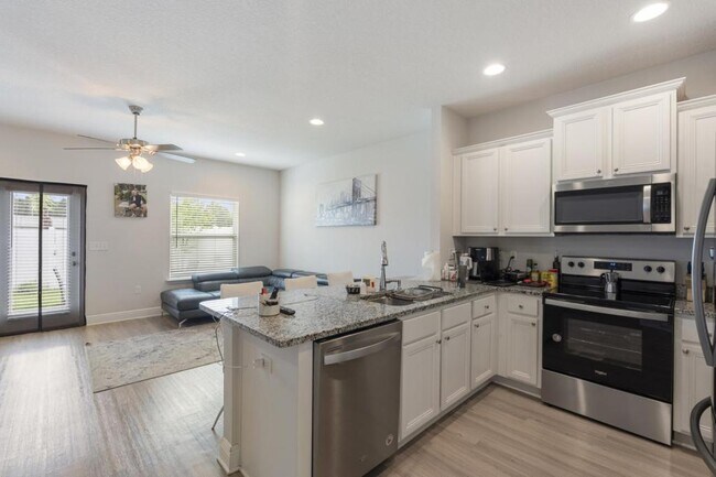 Foto del edificio - 7522 Shadow Lake Dr