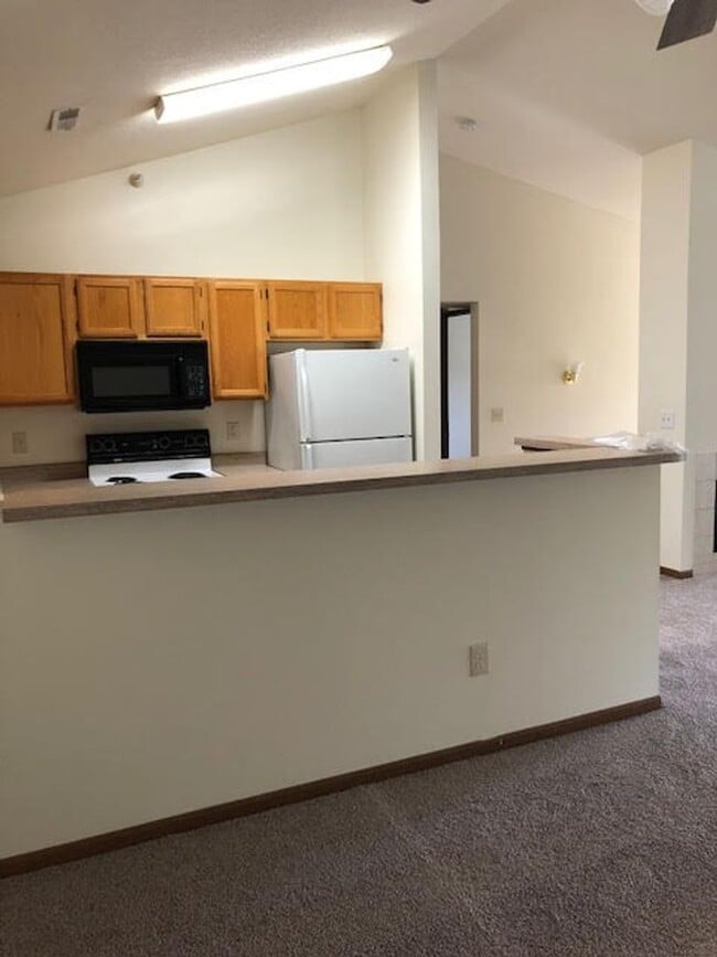 Interior Photo - Hollow Creek