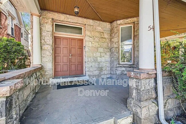 Foto del edificio - Newly Renovated Single Family Home | 1 BR/1BA | Fireplace!