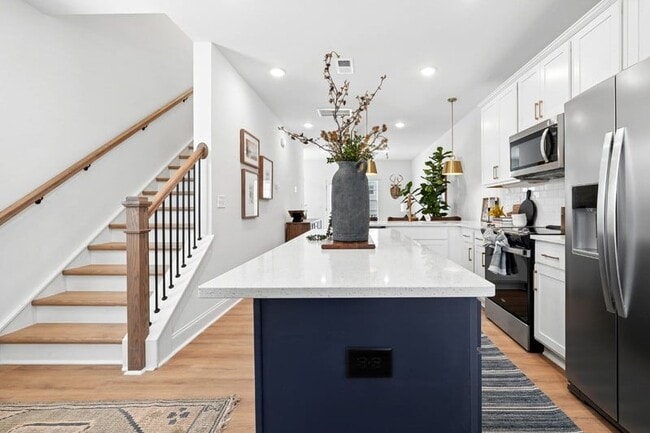 Building Photo - Groves