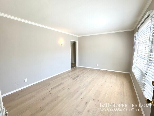 Building Photo - Newly Updated 1Bedroom 1Bathroom In Hollywood