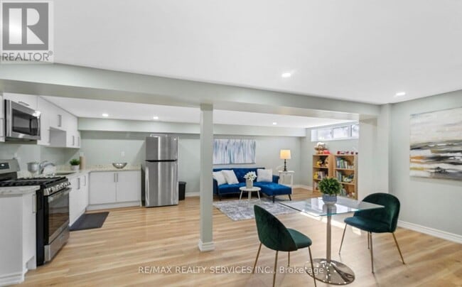 Photo du bâtiment - 5 Avondale Blvd