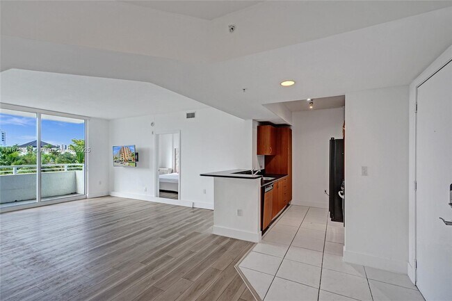 Foto del edificio - 2775 NE 187th St