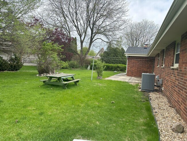 Foto del edificio - Beautifully Remodeled 3-Bedroom Home with ...